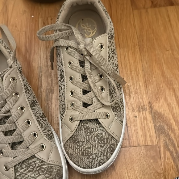 GUESS WOMEN SNEAKERS FOR SALE SIZE 7 1/2 - Picture 5 of 6